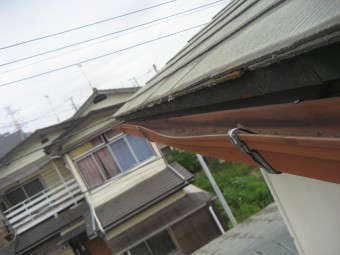 上尾市で屋根と雨樋の現場調査