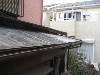 トタン屋根剥がれ