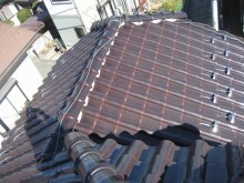 久喜市で瓦屋根の現場調査