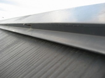 春日部市で板金の釘浮き