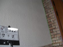 上尾市で外壁の下塗り写真