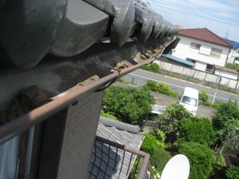 東大和市で雨樋の歪み