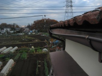 上尾市の反対側の雨樋写真