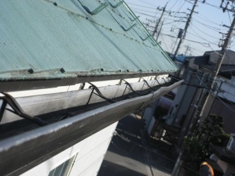川越市のアパートの雨樋写真②