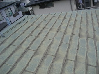屋根 赤さびと浮き 上尾市