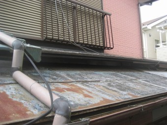 トタン屋根剥がれ
