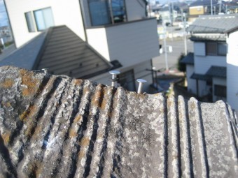 屋根棟 釘浮き 写真