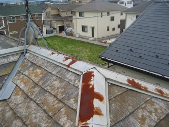 鴻巣市で屋根棟の施工前
