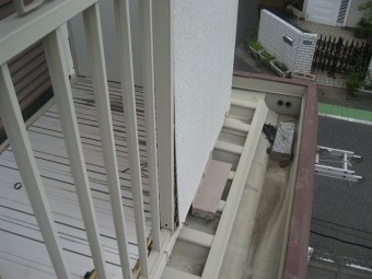 春日部市でベランダの現場調査