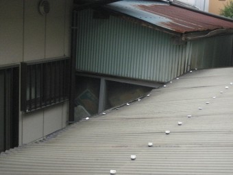 加須市トタン屋根写真