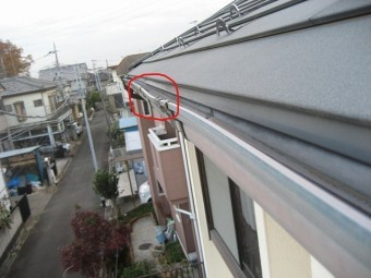 雨樋の歪み写真