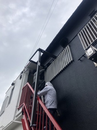 足立区トタン屋根 脚