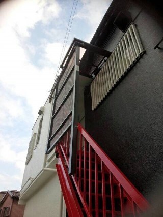 階段屋根 施工後