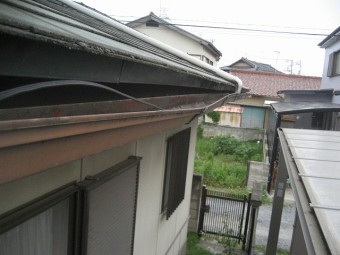 上尾市で屋根と雨樋の現場調査