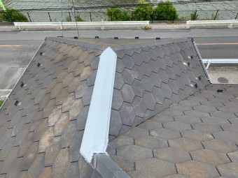 棟板金を張り完成した屋根