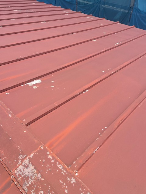 瓦棒葺きトタン屋根の屋根カバー工法施工前