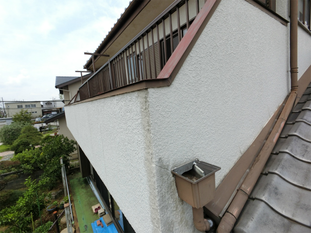 上尾市で経年劣化による屋根、外壁等の傷みで全体的に調査を行いました