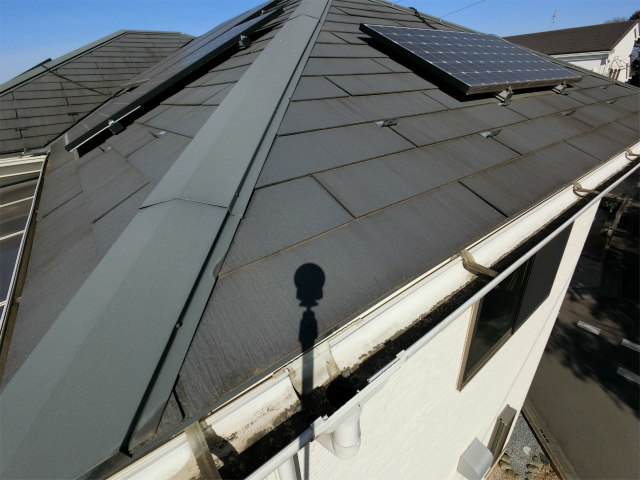 太陽光パネルのある屋根