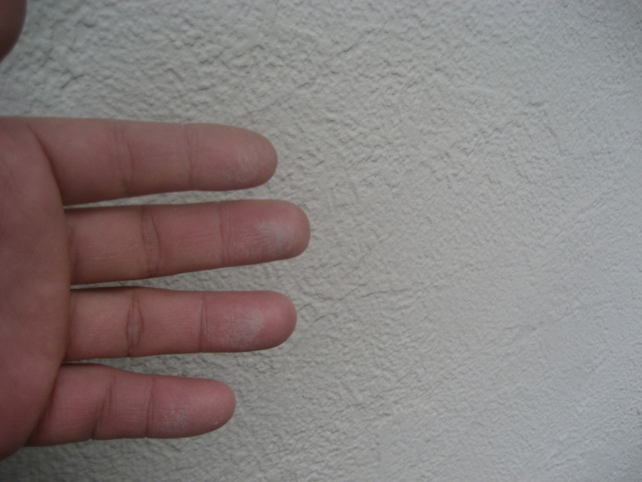 上尾市　外壁　チョーキング