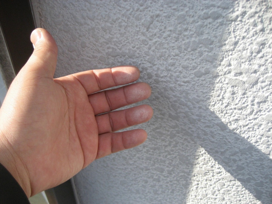 外壁　チョーキング　上尾市