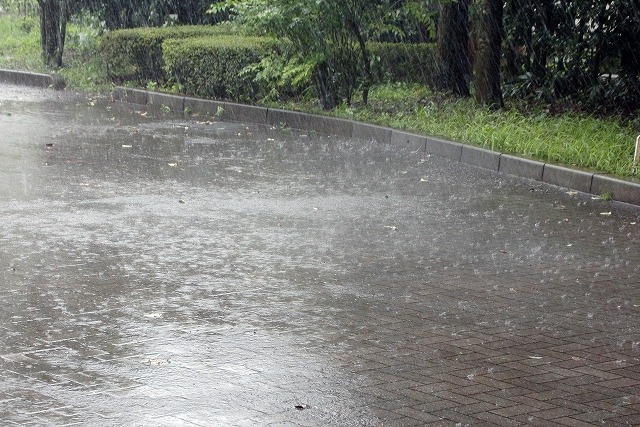 台風による大雨の写真