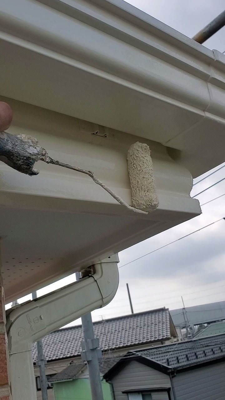 川口市 破風 塗装中